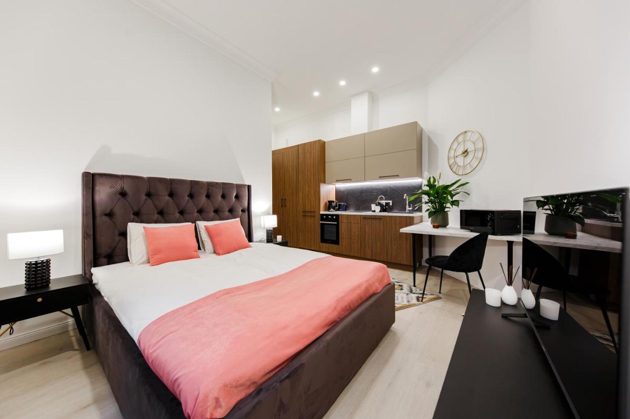 Rigaapartment Elizabetes 22 Self-Service Aparthotel Esterno foto